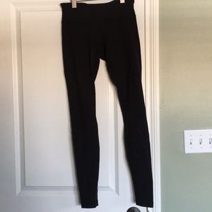 Lululemon Mid-Rise Wunder Under